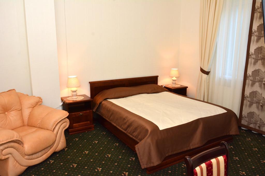 Atrium Hotel ايفانو - فرانكيفسك الغرفة الصورة