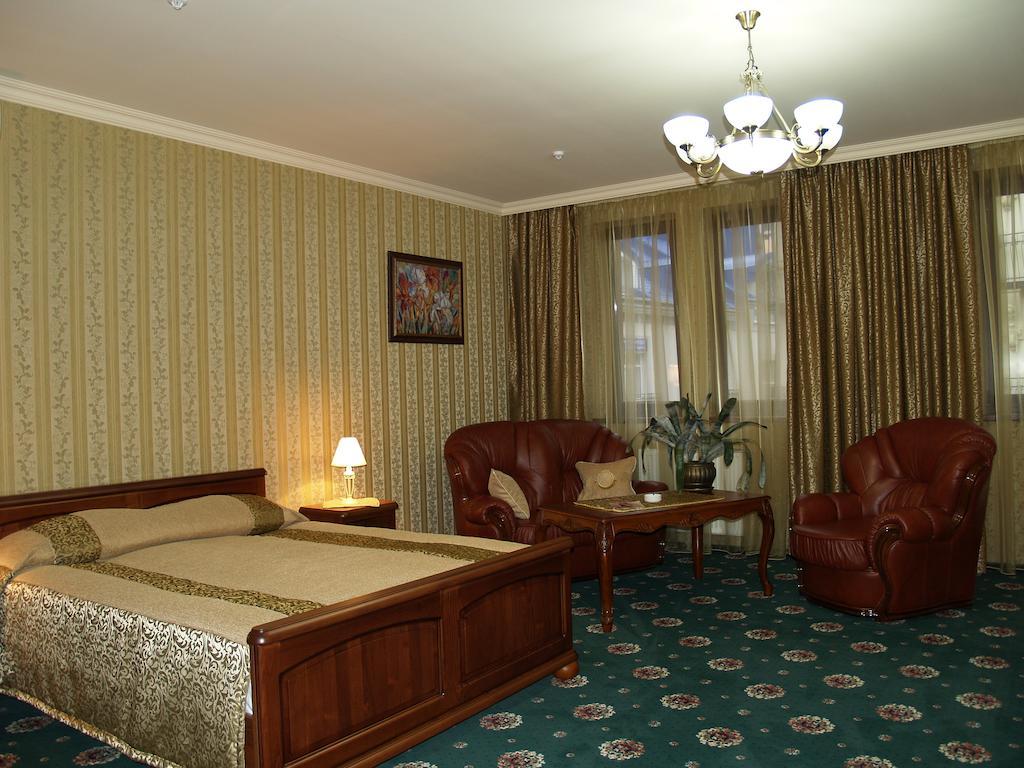 Atrium Hotel ايفانو - فرانكيفسك المظهر الخارجي الصورة