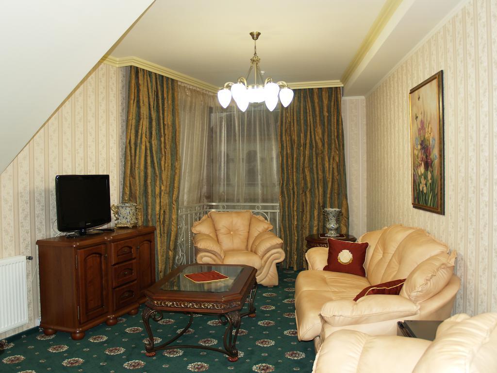 Atrium Hotel ايفانو - فرانكيفسك المظهر الخارجي الصورة