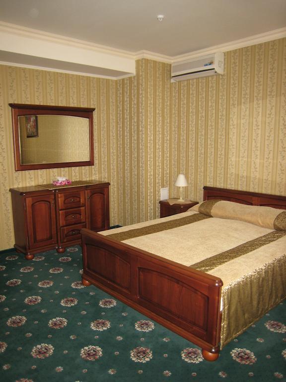 Atrium Hotel ايفانو - فرانكيفسك الغرفة الصورة