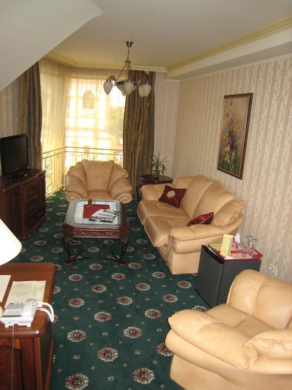 Atrium Hotel ايفانو - فرانكيفسك الغرفة الصورة